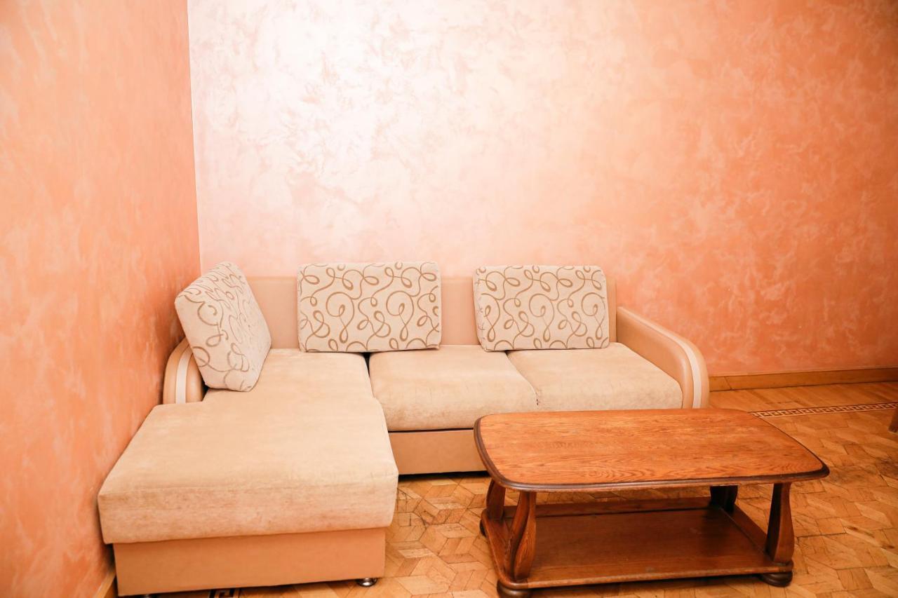 Big 3 Room Apartment On Republic Square Erevan Exterior foto